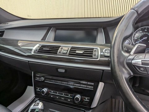 BMW 5 Series 520D M Sport White #48