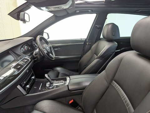 BMW 5 Series 520D M Sport White #30