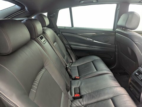 BMW 5 Series 520D M Sport White #40
