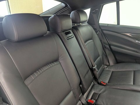 BMW 5 Series 520D M Sport White #42