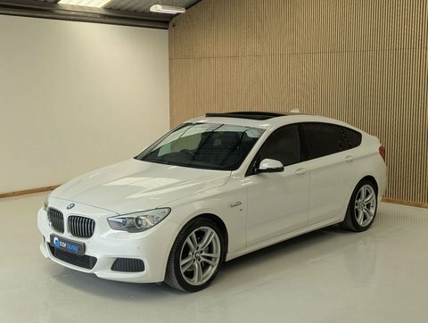 BMW 5 Series 520D M Sport White #8