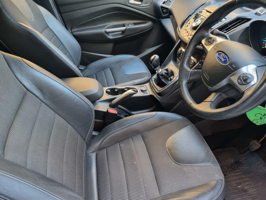 Ford Kuga 2.0 Tdci Zetec Suv 2Wd Euro 5 1 Black #13