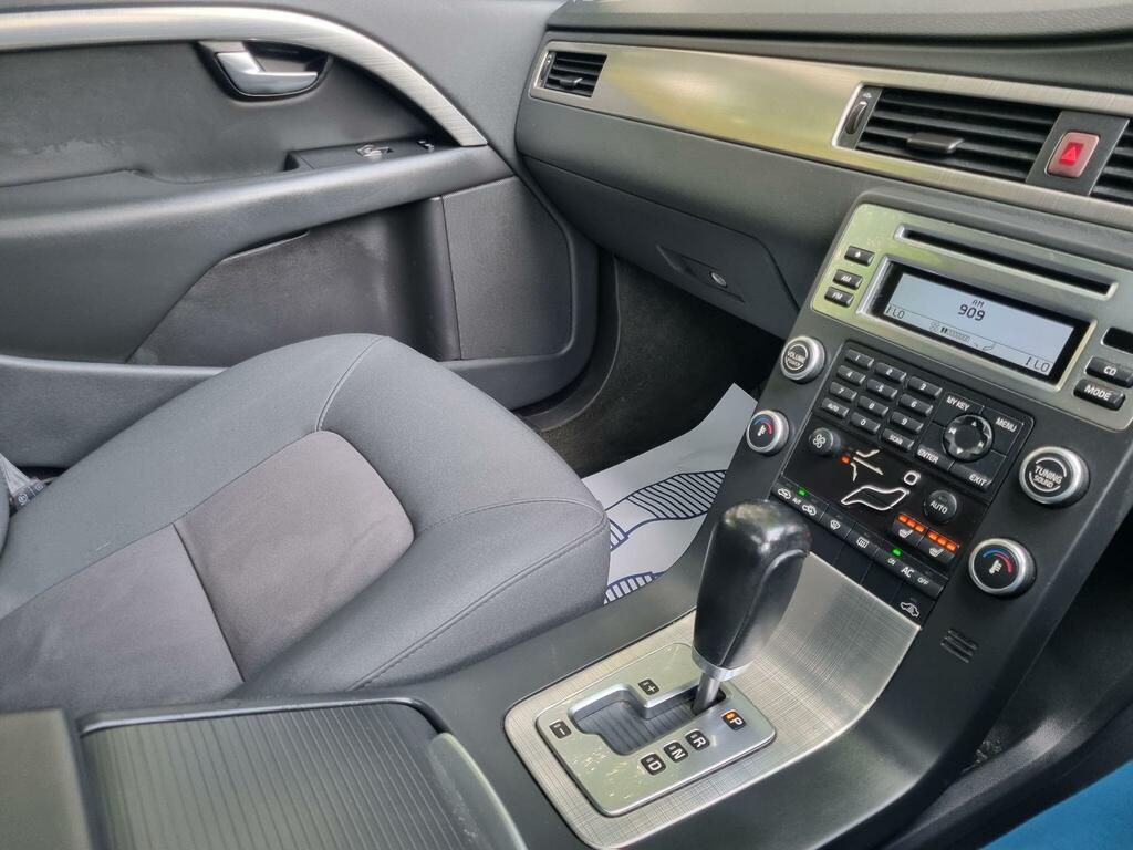 Volvo V70 2.4 D5 Se Estate Grey #22