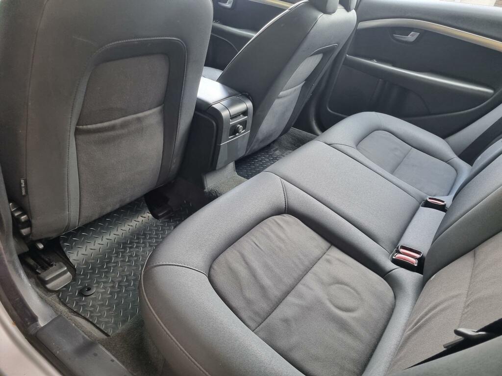 Volvo V70 2.4 D5 Se Estate Grey #17