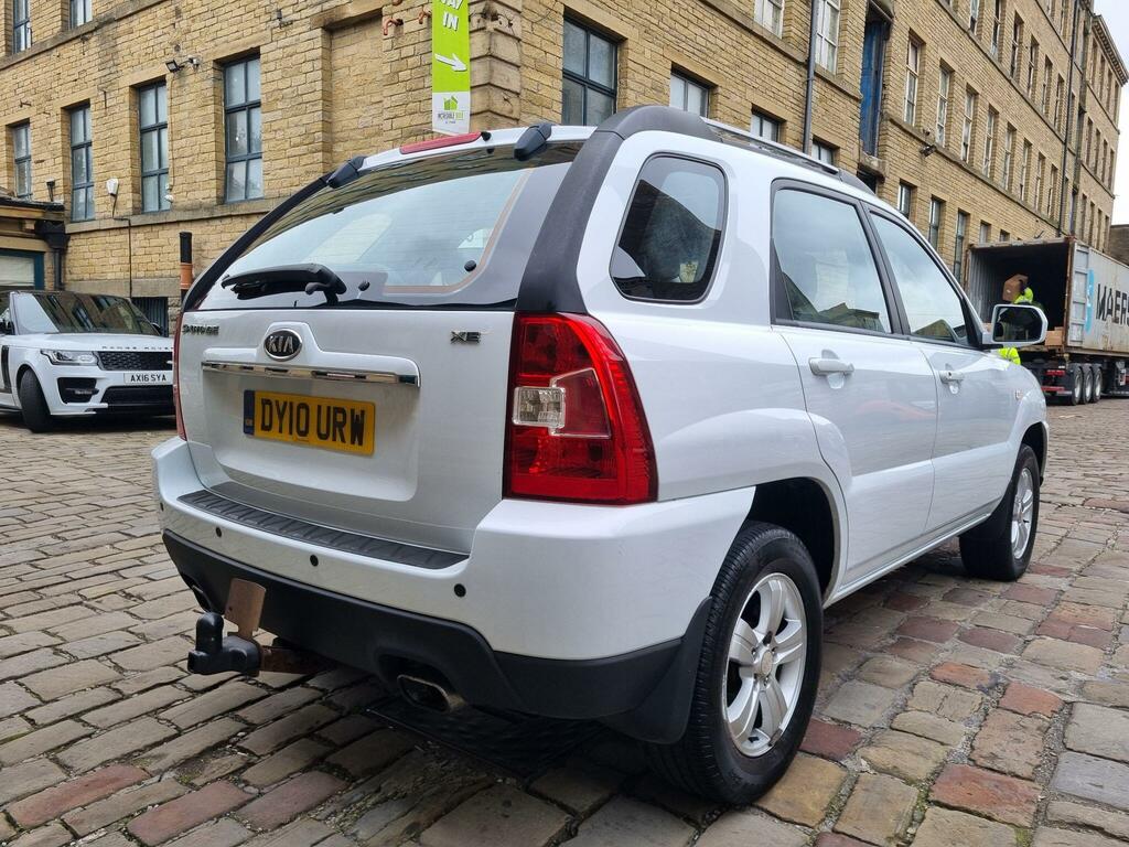 Kia Sportage Xe White #4