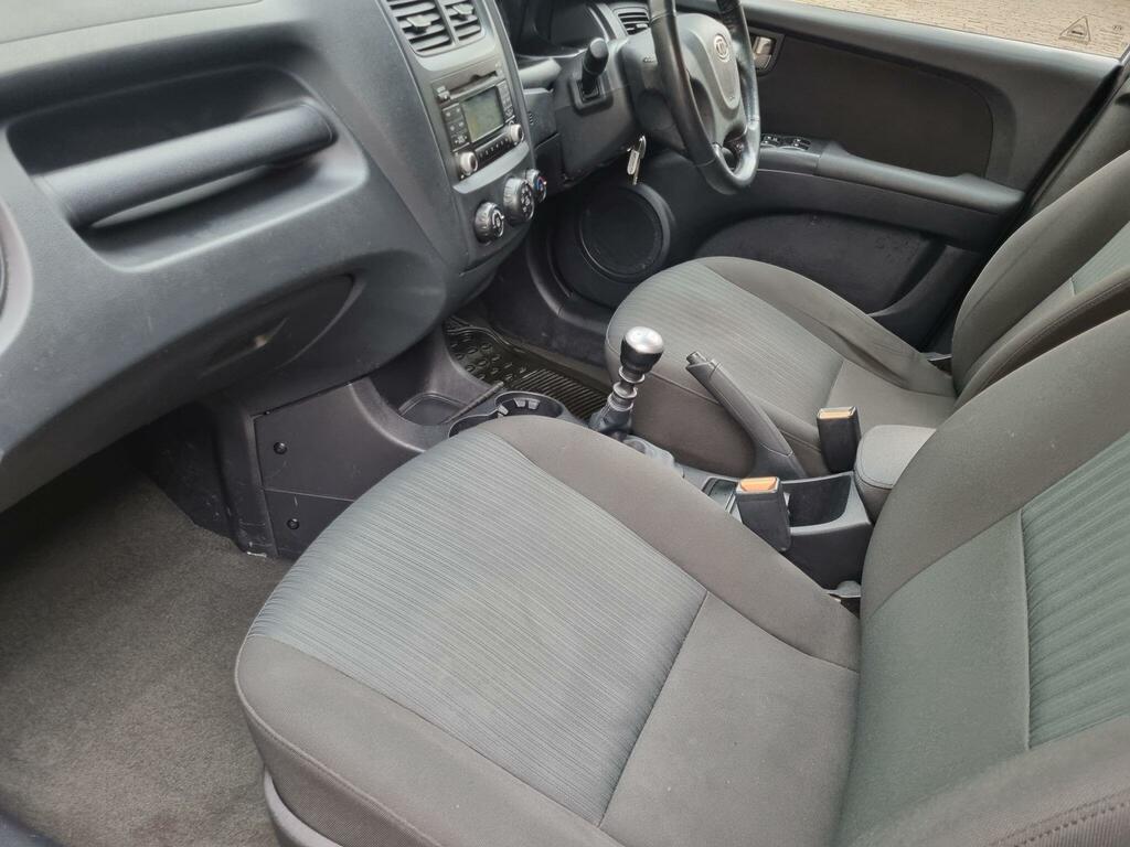 Kia Sportage 2.0 Crdi Black #14