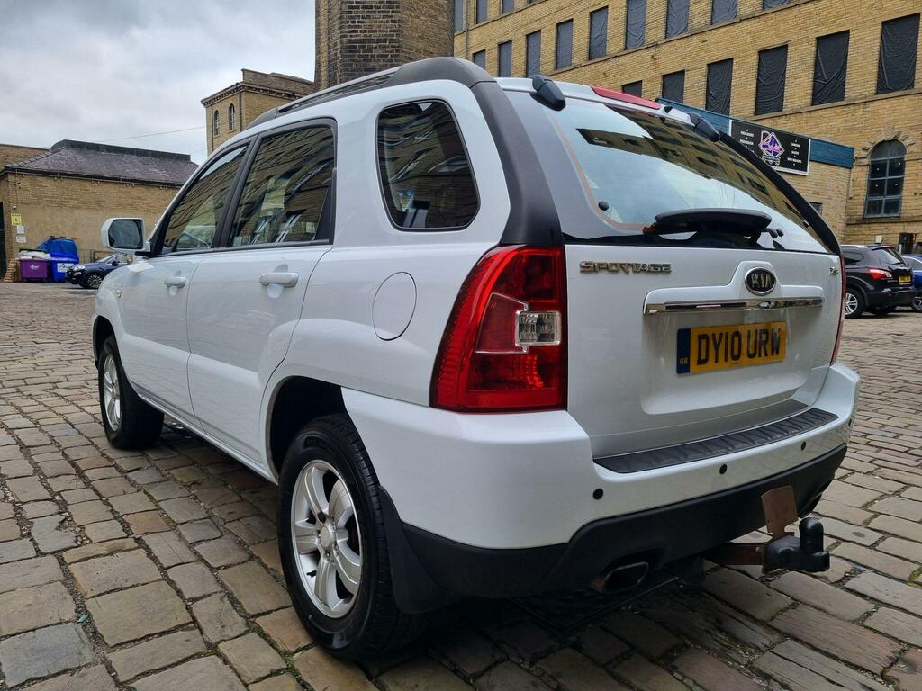 Kia Sportage Xe White #6