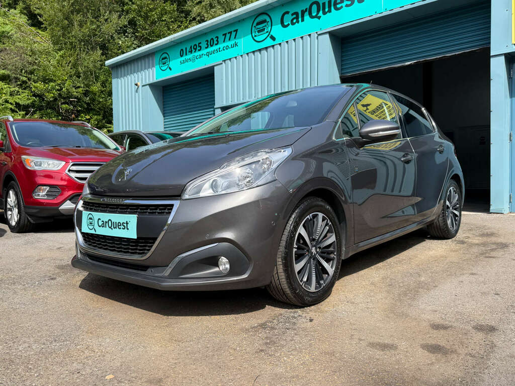 Peugeot 208 1.2 208 Tech Edition Ss DU69LLF Grey #2