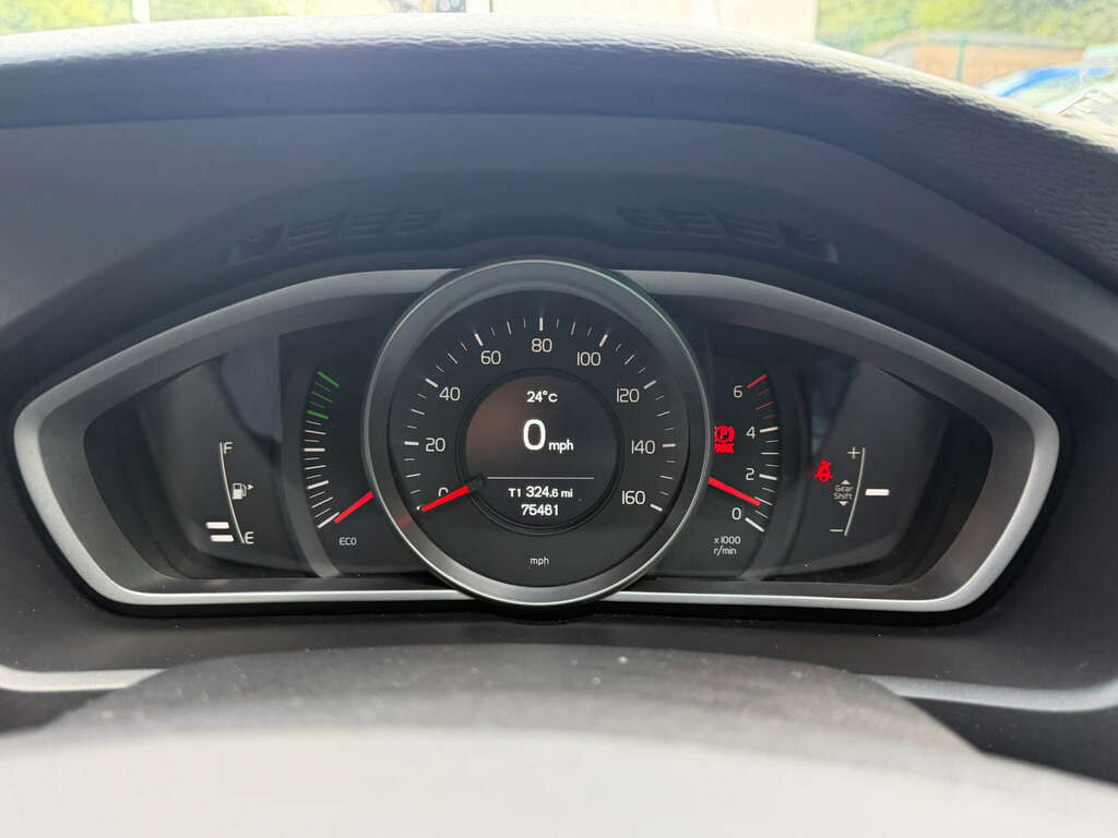 Volvo V40 Cross Country 2.0 V40 Cross Country Nav D2 Black