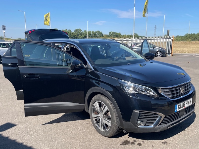 Peugeot 5008 1.5 Blue Hdi S Black #4