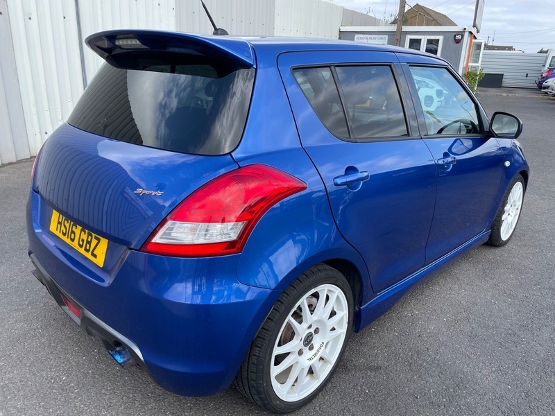 Suzuki Swift Hatchback Red #14