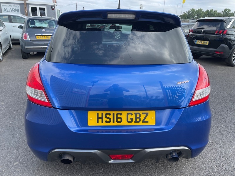 Suzuki Swift Hatchback Red #12