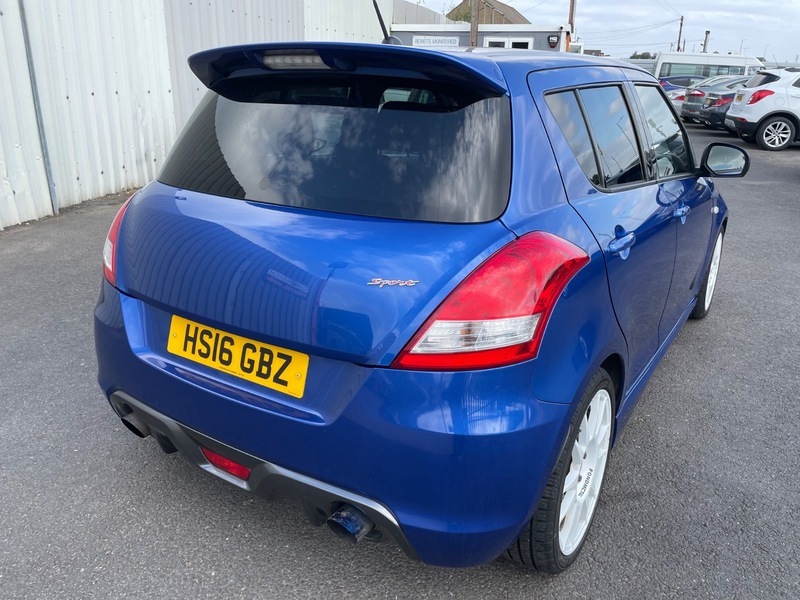 Suzuki Swift Hatchback Red #13