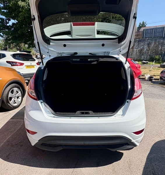Ford Fiesta Zetec S FG16OFN White #6