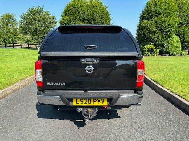 Nissan Navara Tekna Black #6