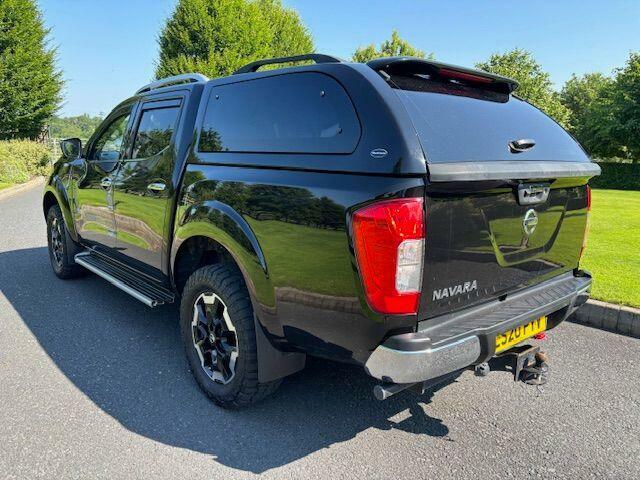 Nissan Navara Tekna Black #5
