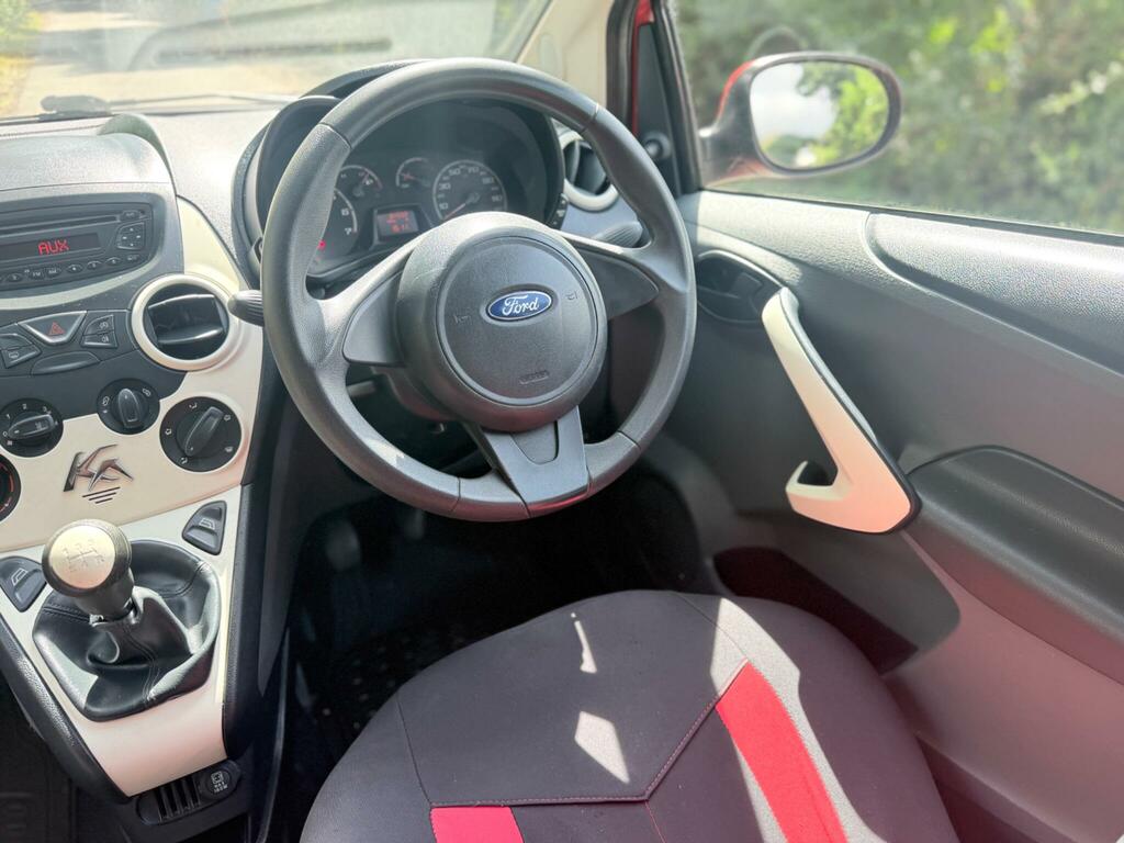 Ford KA Zetec 2013 62 Red #33
