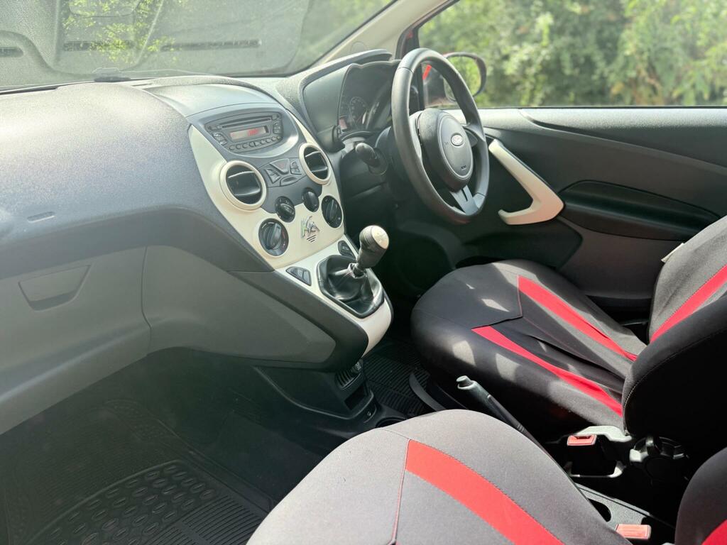 Ford KA Zetec 2013 62 Red #21