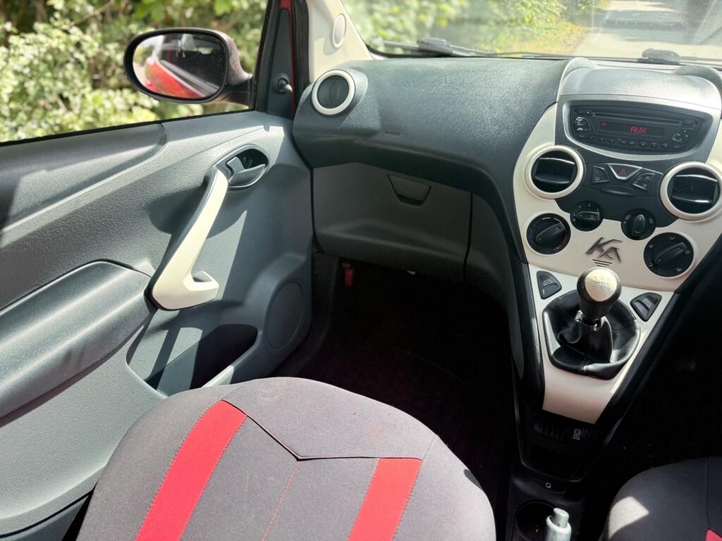Ford KA Zetec 2013 62 Red #16