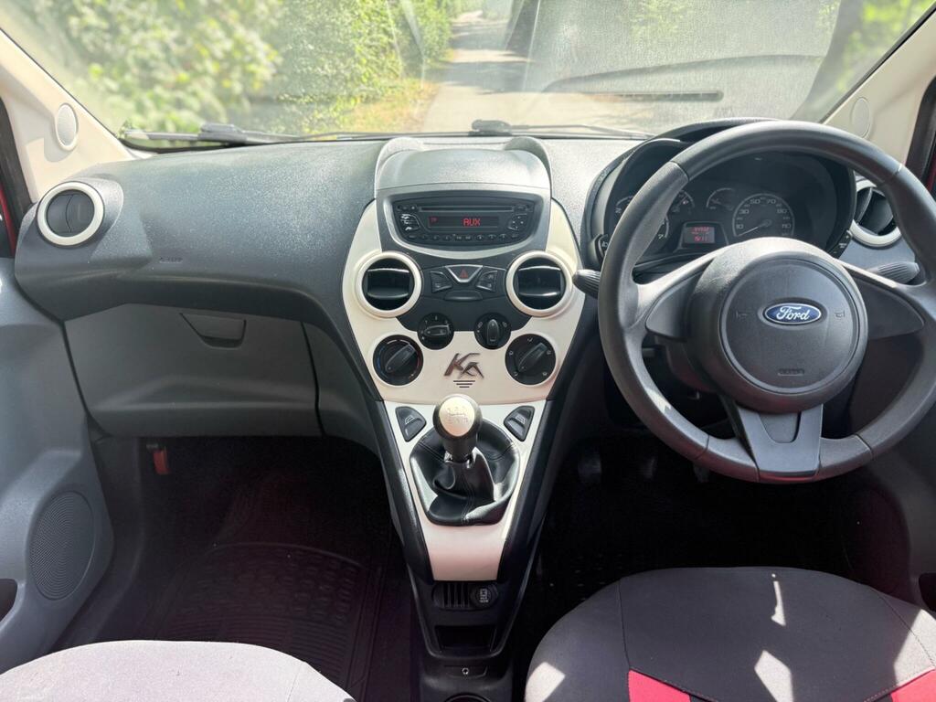 Ford KA Zetec 2013 62 Red #15