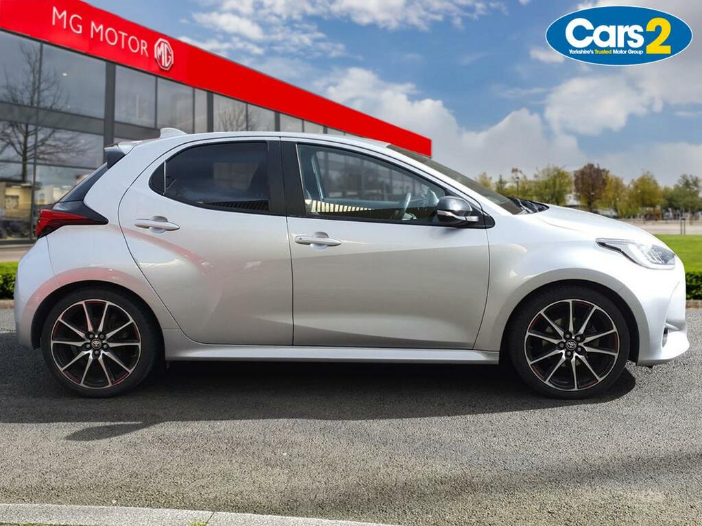 Toyota Yaris 1.5 Hybrid Gr Sport Cvt YP73HYZ Silver #2