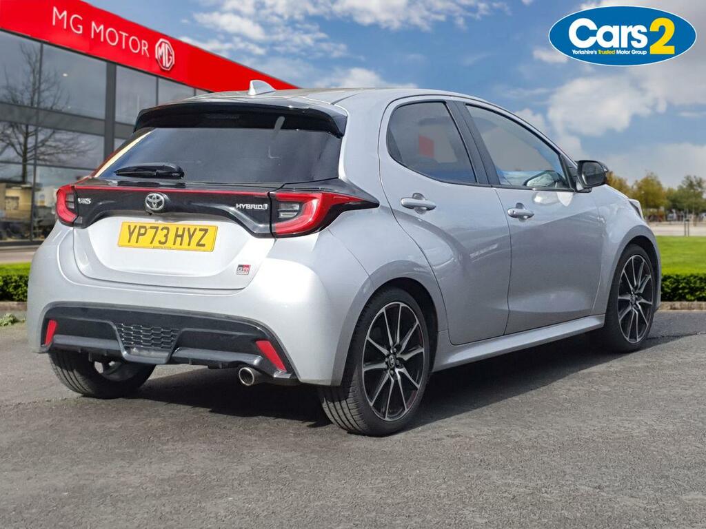 Toyota Yaris 1.5 Hybrid Gr Sport Cvt YP73HYZ Silver #3