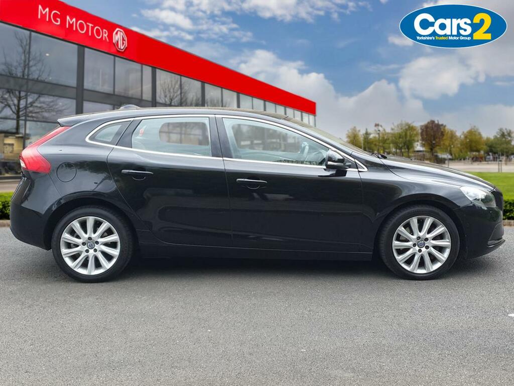 Volvo V40 D2 120 Se Lux Geartronic Black #2