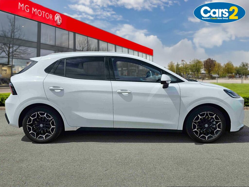 MG MG4 118Kw Premium Long Range 54Kwh YH26PLJ White #2