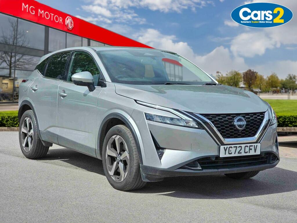 Nissan Qashqai 1.3 Dig-t Mh 158 N-connecta Xtronic Silver