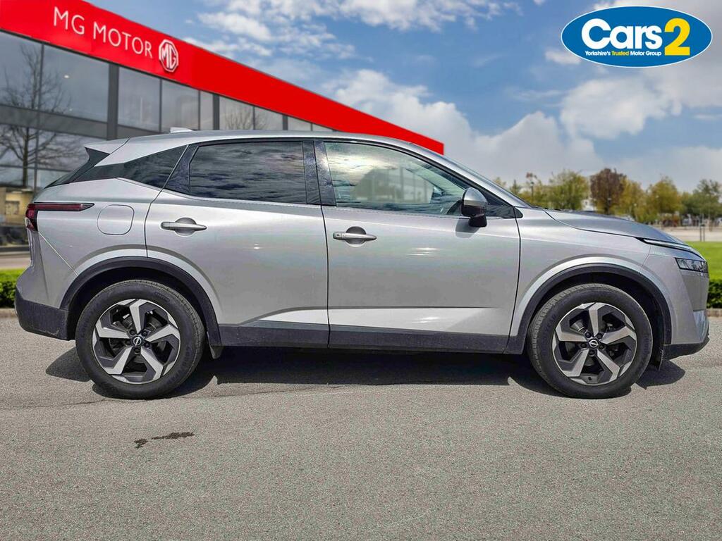 Nissan Qashqai 1.3 Dig-t Mh 158 N-connecta Xtronic YC72CFV Silver #2