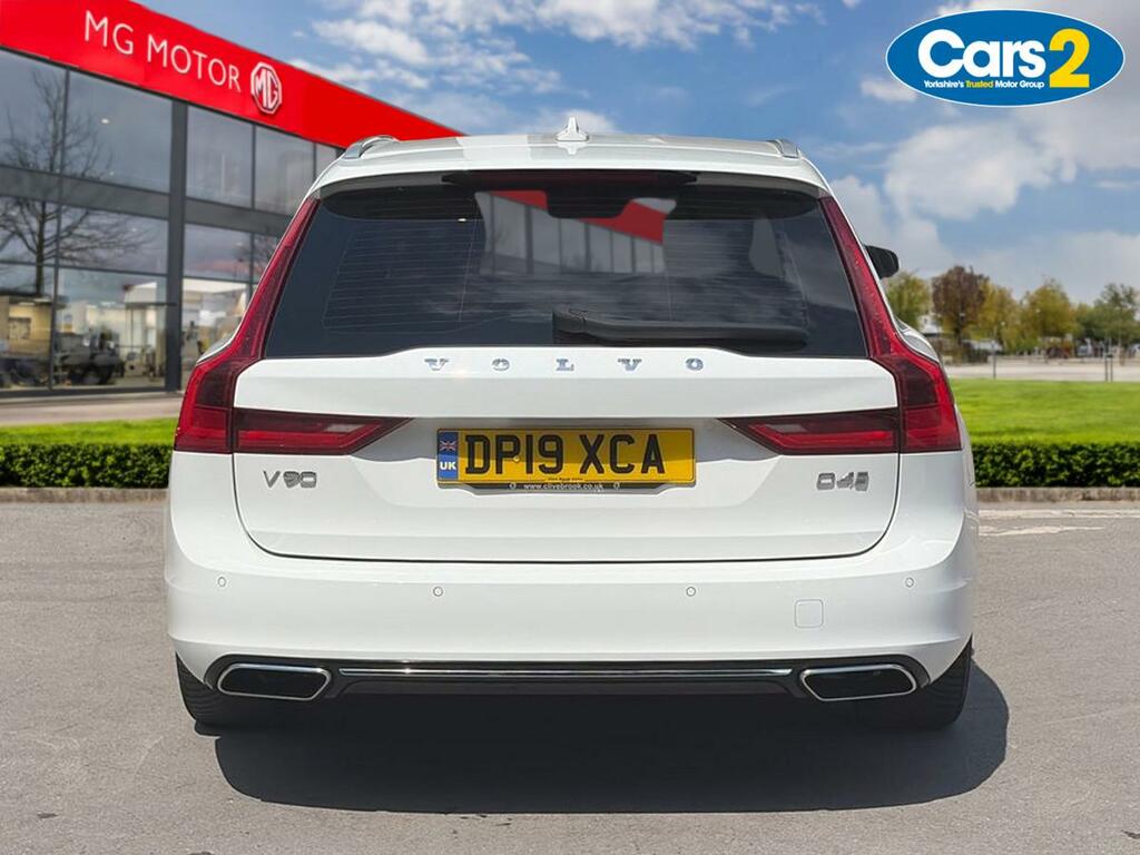 Volvo V90 2.0 D4 Inscription Geartronic DP19XCA White #4