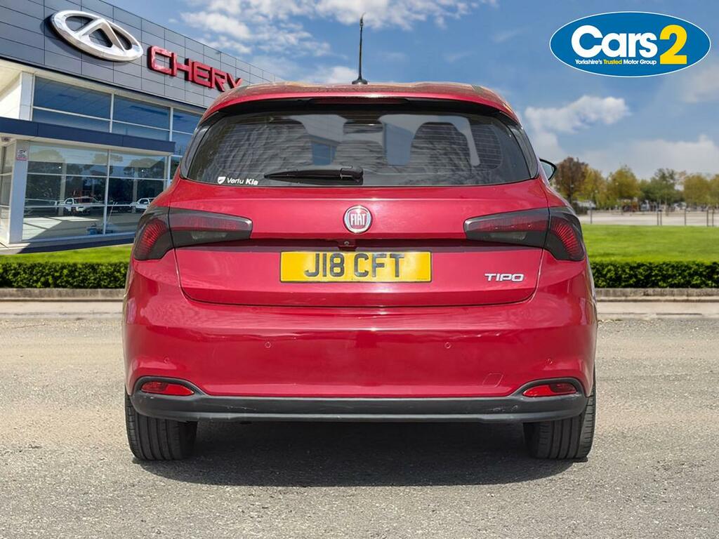 Fiat Tipo 1.3 Multijet Lounge Red #4