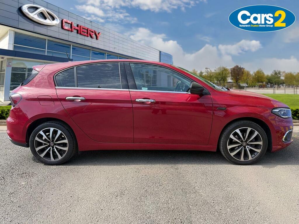 Fiat Tipo 1.3 Multijet Lounge Red #2
