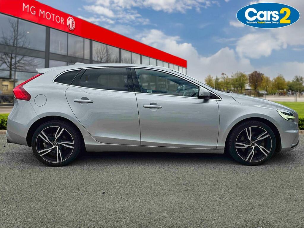 Volvo V40 T3 152 R Design Pro Geartronic DX68NUA Blue #2