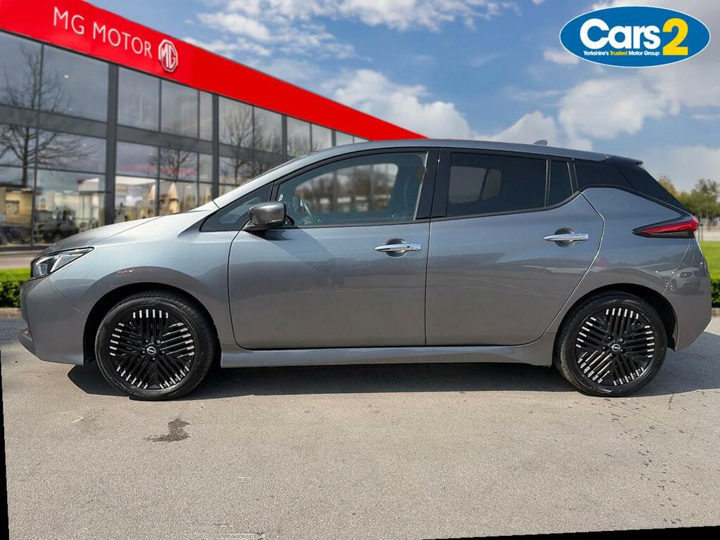 Nissan Leaf 160Kw E N-connecta 59Kwh YC23GWN Grey #6