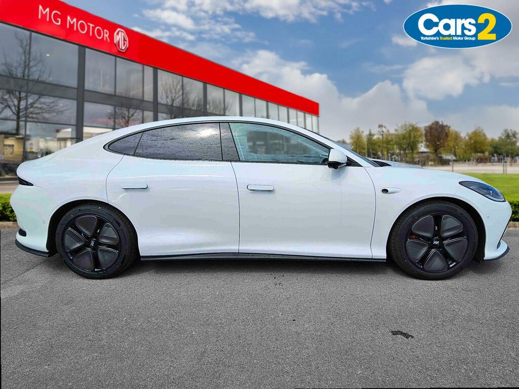 MG IM5 300Kw Long Range 100Kwh YF26EUL White #2
