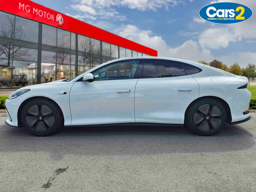MG IM5 300Kw Long Range 100Kwh YF26EUL White #6