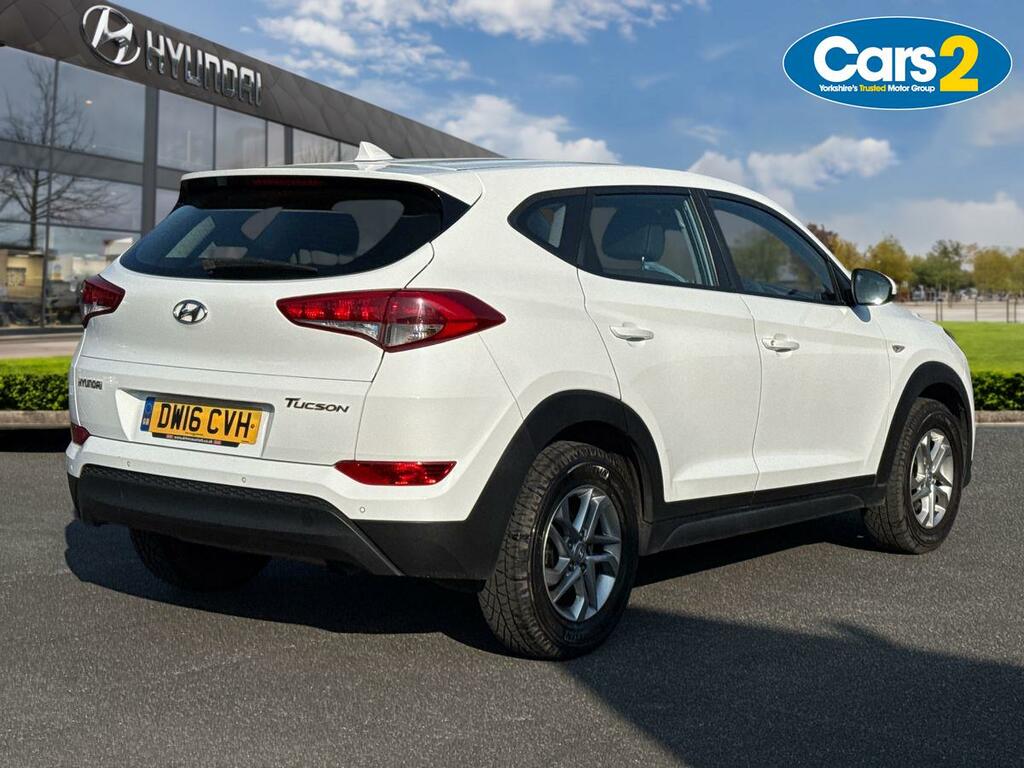 Hyundai Tucson 1.7 Crdi Blue Drive S 2Wd White #3