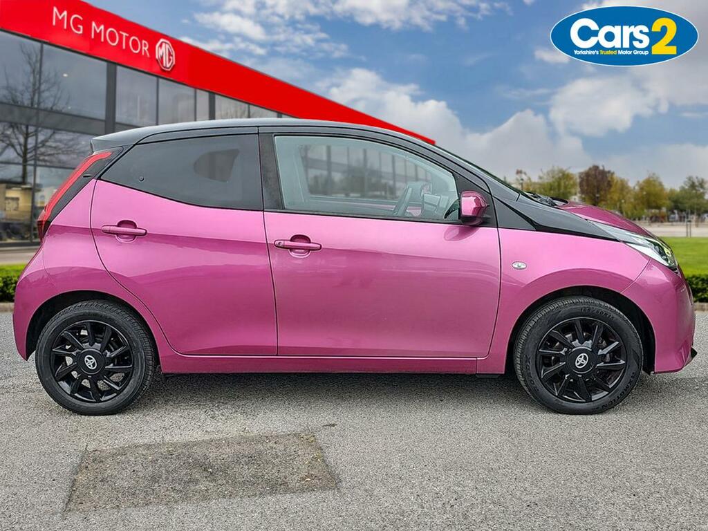 Toyota Aygo 1.0 Vvt-i X-cite 5 Tss Purple #2