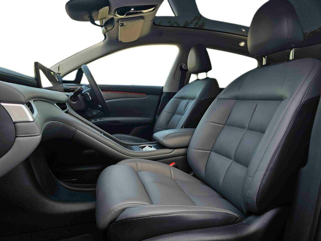 MG IM6 100Kwh Launch Edition Suv 4Wd 7 Black #16