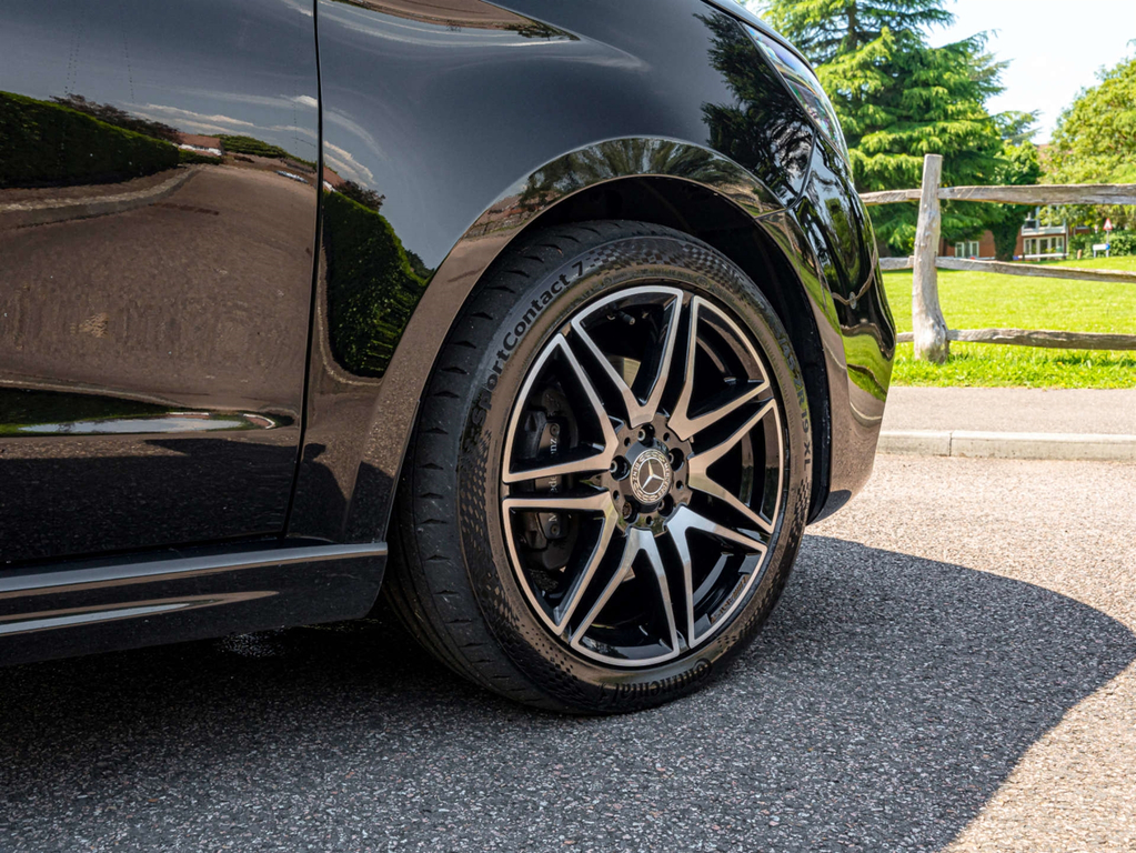 Mercedes-Benz V Class D Amg Line OU23XTE #3