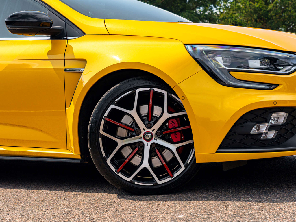 Renault Megane Sport Trophy Yellow #3