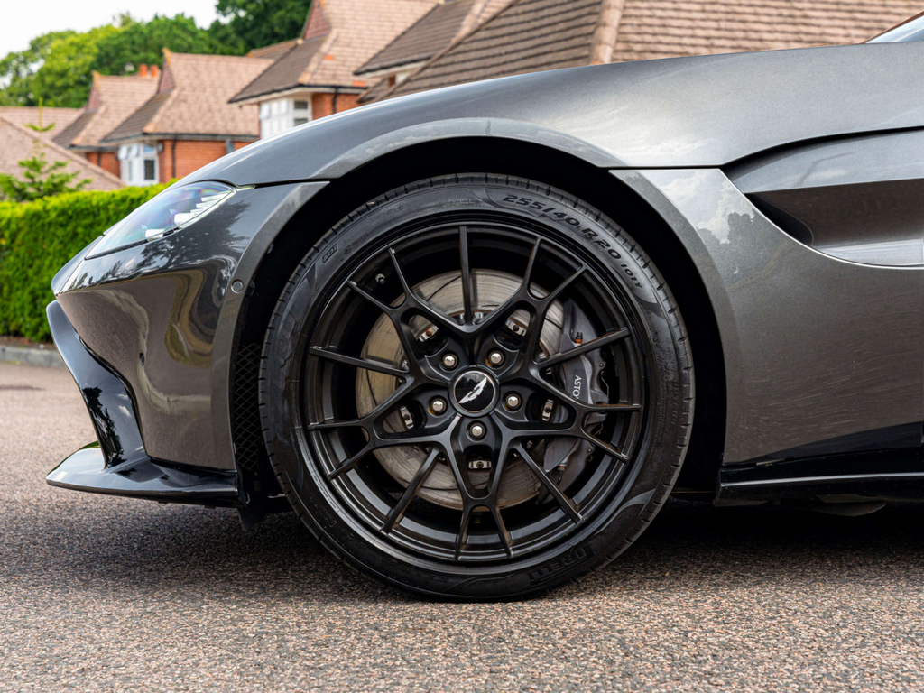 Aston Martin Vantage F1 Coupe Green #10