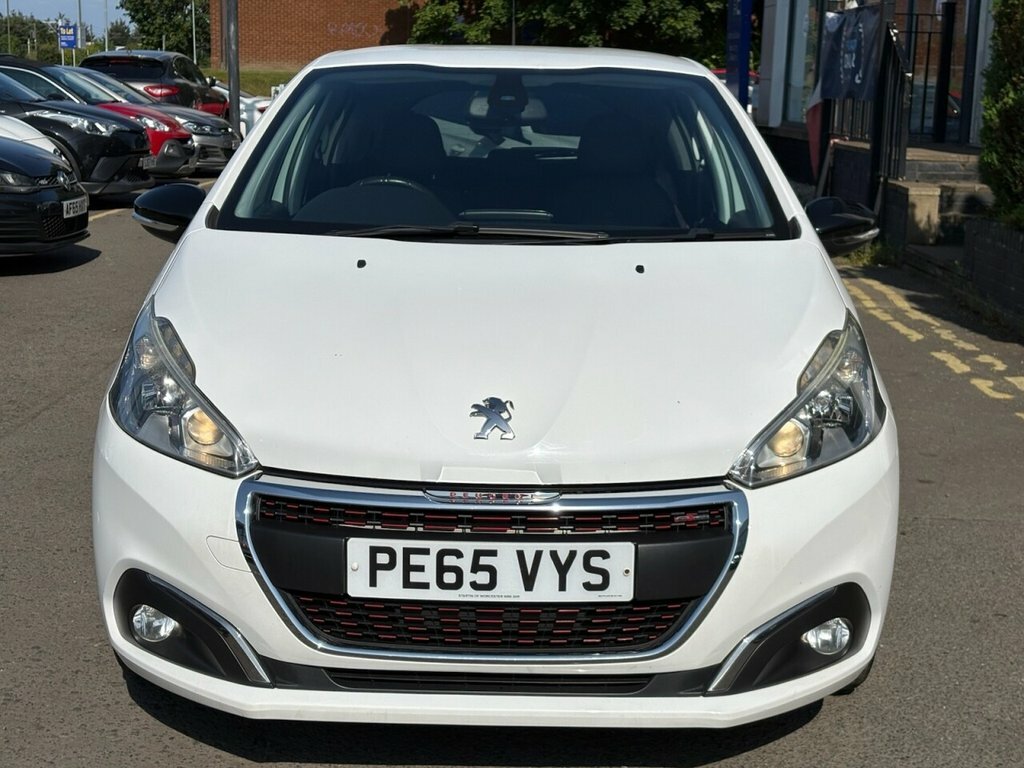 Peugeot 208 1.2L Gt Line White #2