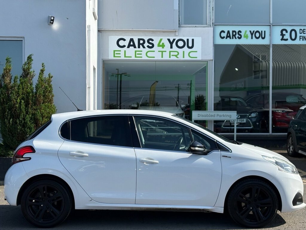Peugeot 208 1.2L Gt Line White #5