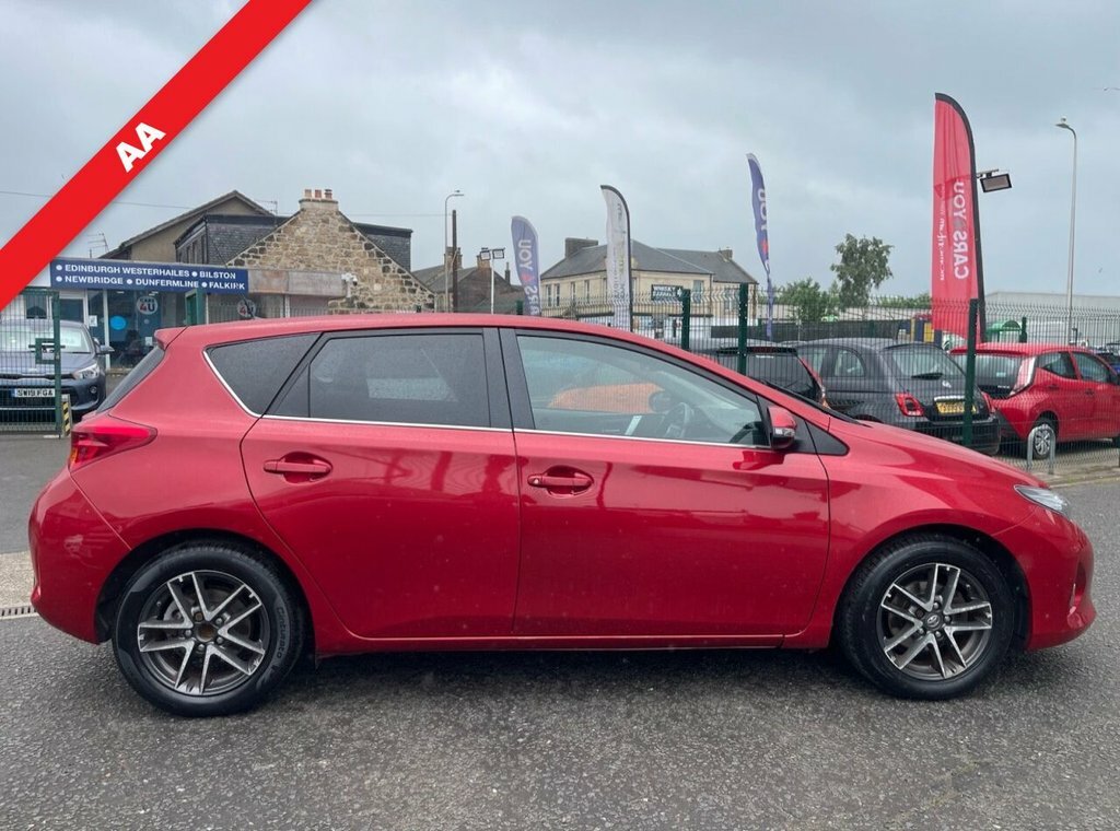 Toyota Auris 1.6L Icon Plus Red