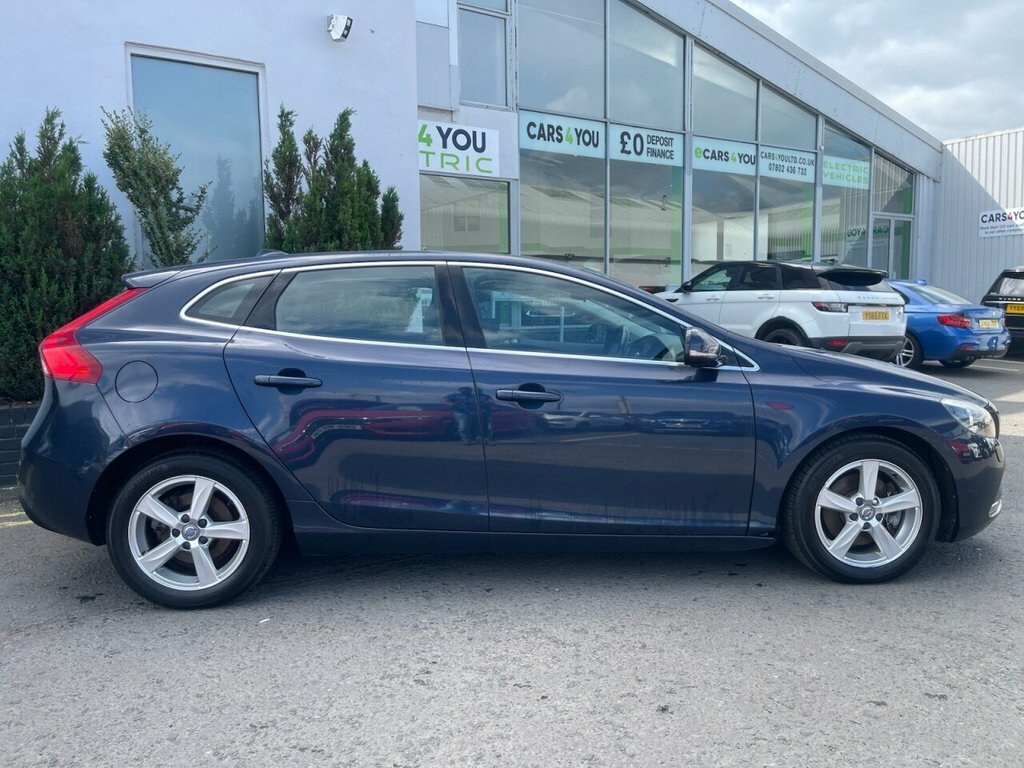 Volvo V40 1.6L Se KV64ZPO Blue #4