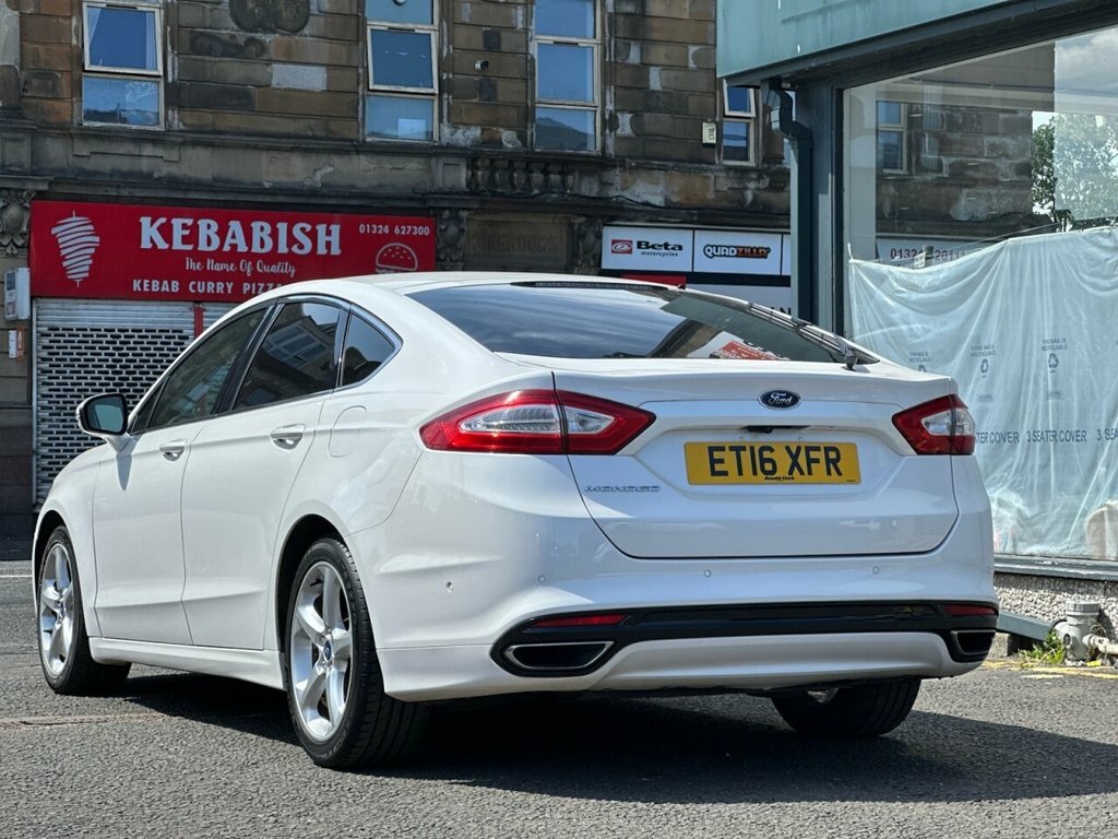 Ford Mondeo 2L Titanium ET16XFR White #4