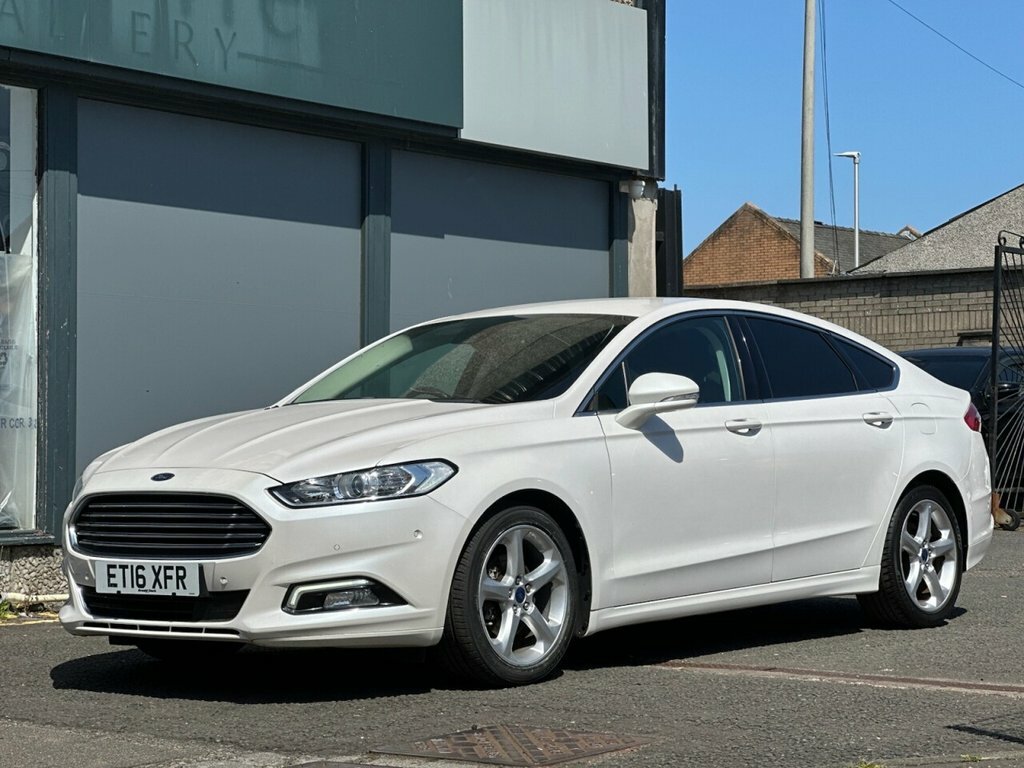 Ford Mondeo 2L Titanium ET16XFR White #2