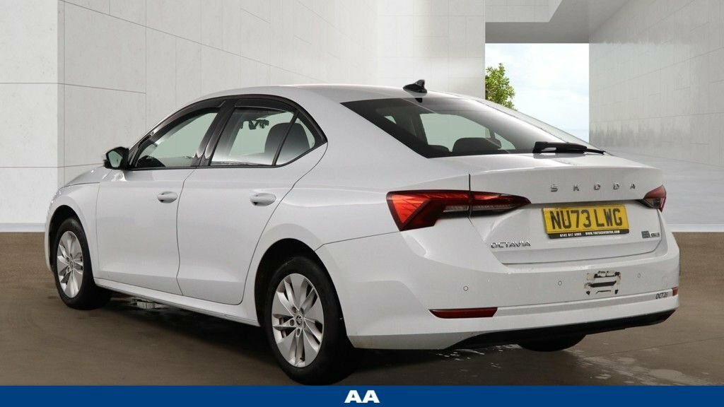 Skoda Octavia 1L Se White #2